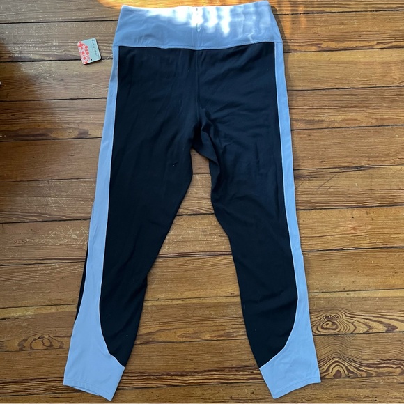 **NWT SOLD OUT** Free People Black Platinum Sail Away Leggings - Picture 3 of 7